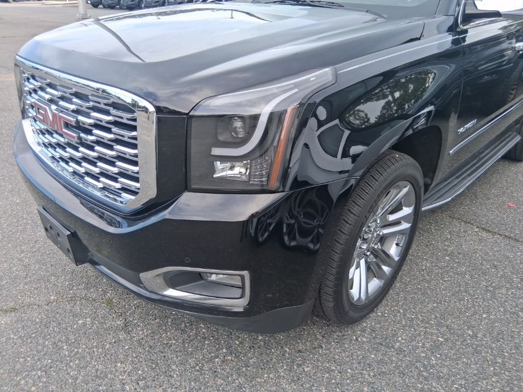 Used 2017 Black GMC SLT image 4