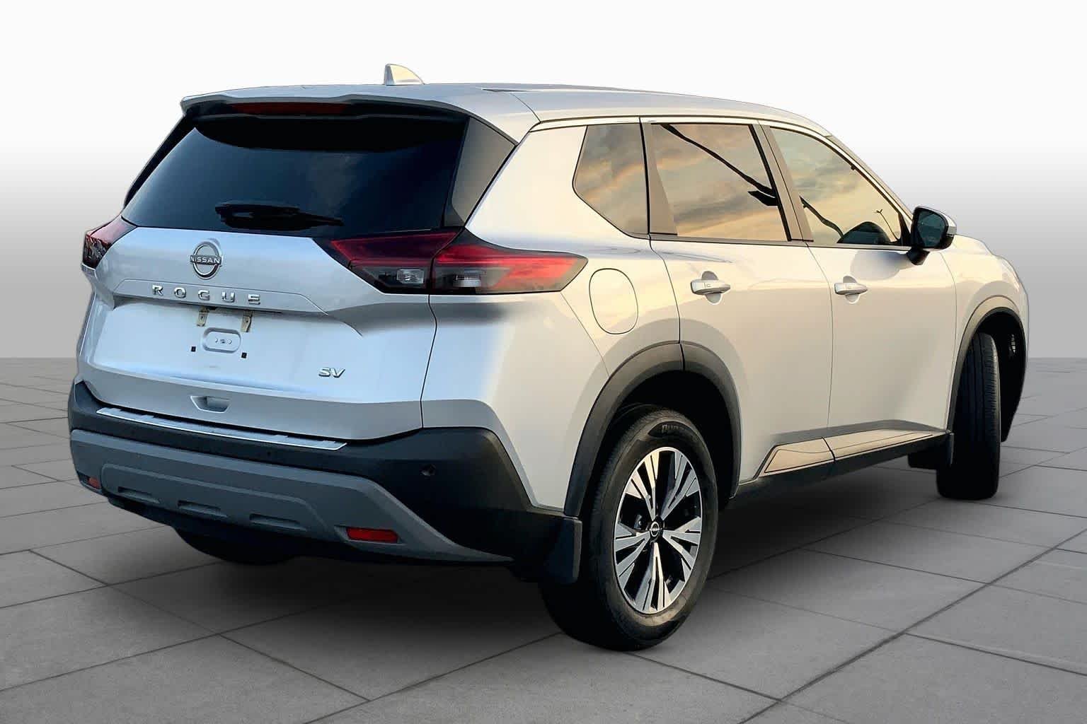 Used 2022 Brilliant Silver Metallic Nissan SV image 12