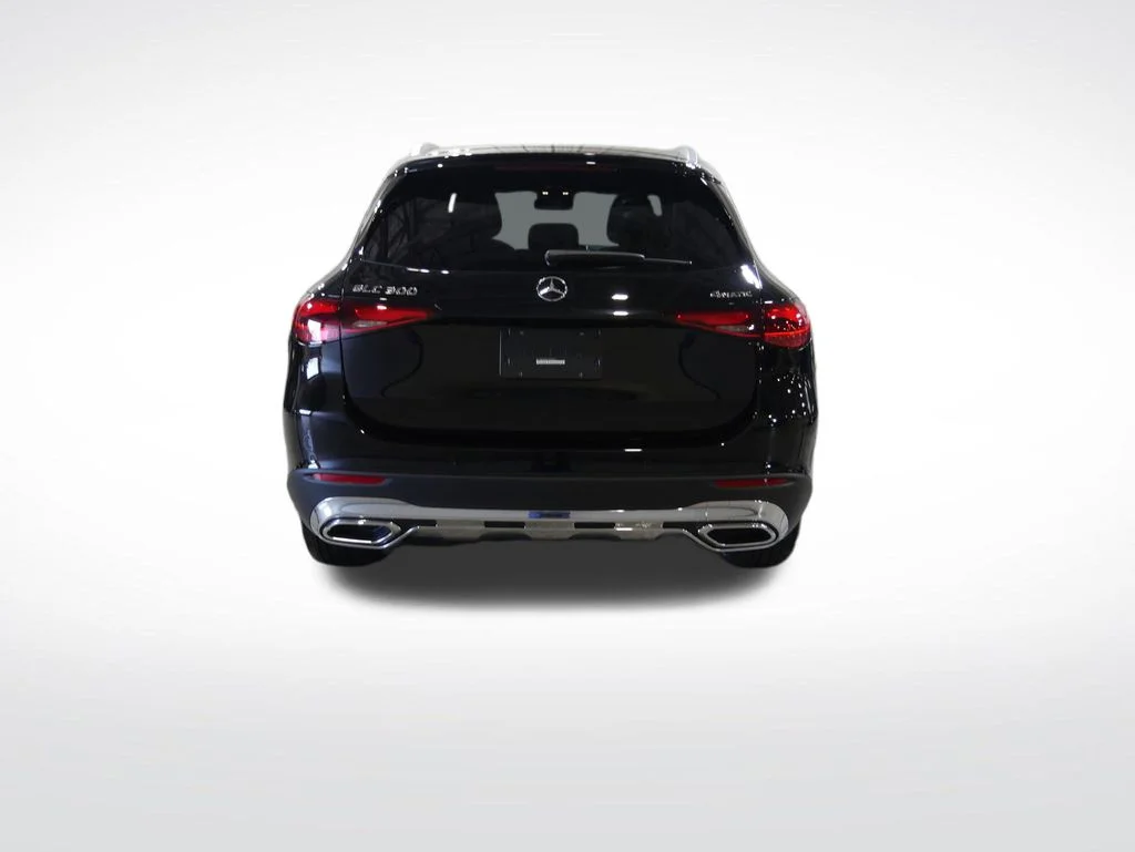 Used 2026 Black Mercedes-Benz GLC 300 image 4
