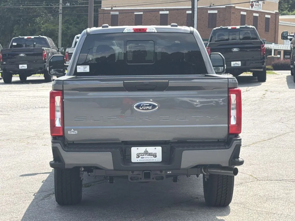 New 2026 Gray Ford XL image 6