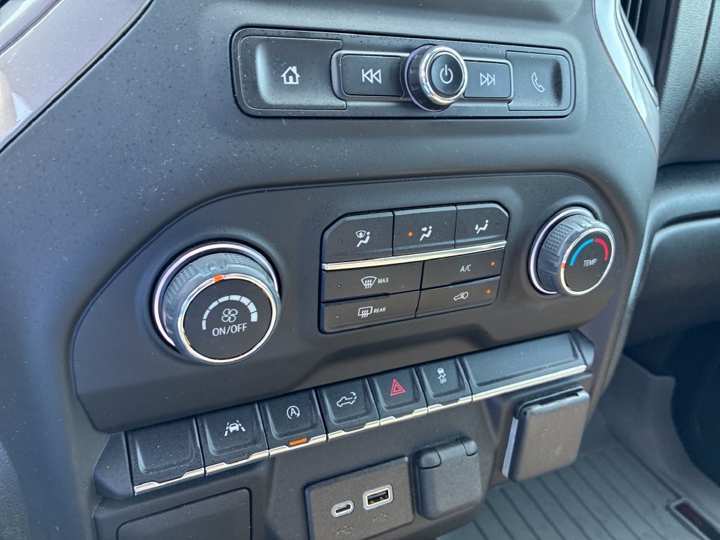 Used 2022 Blue Chevrolet Custom image 15