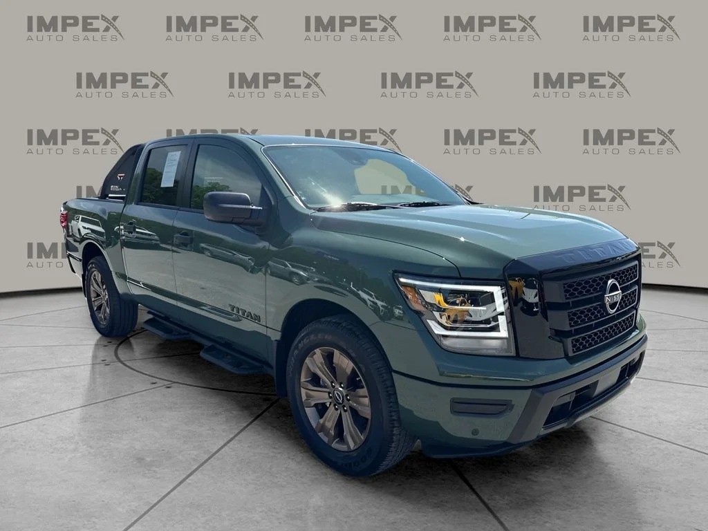 Used 2024 Green Nissan SV image 7