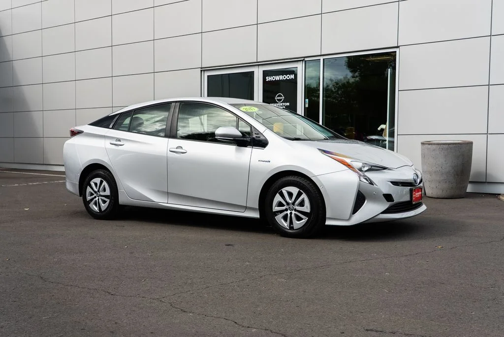 Used 2017 Silver Toyota Two image 28