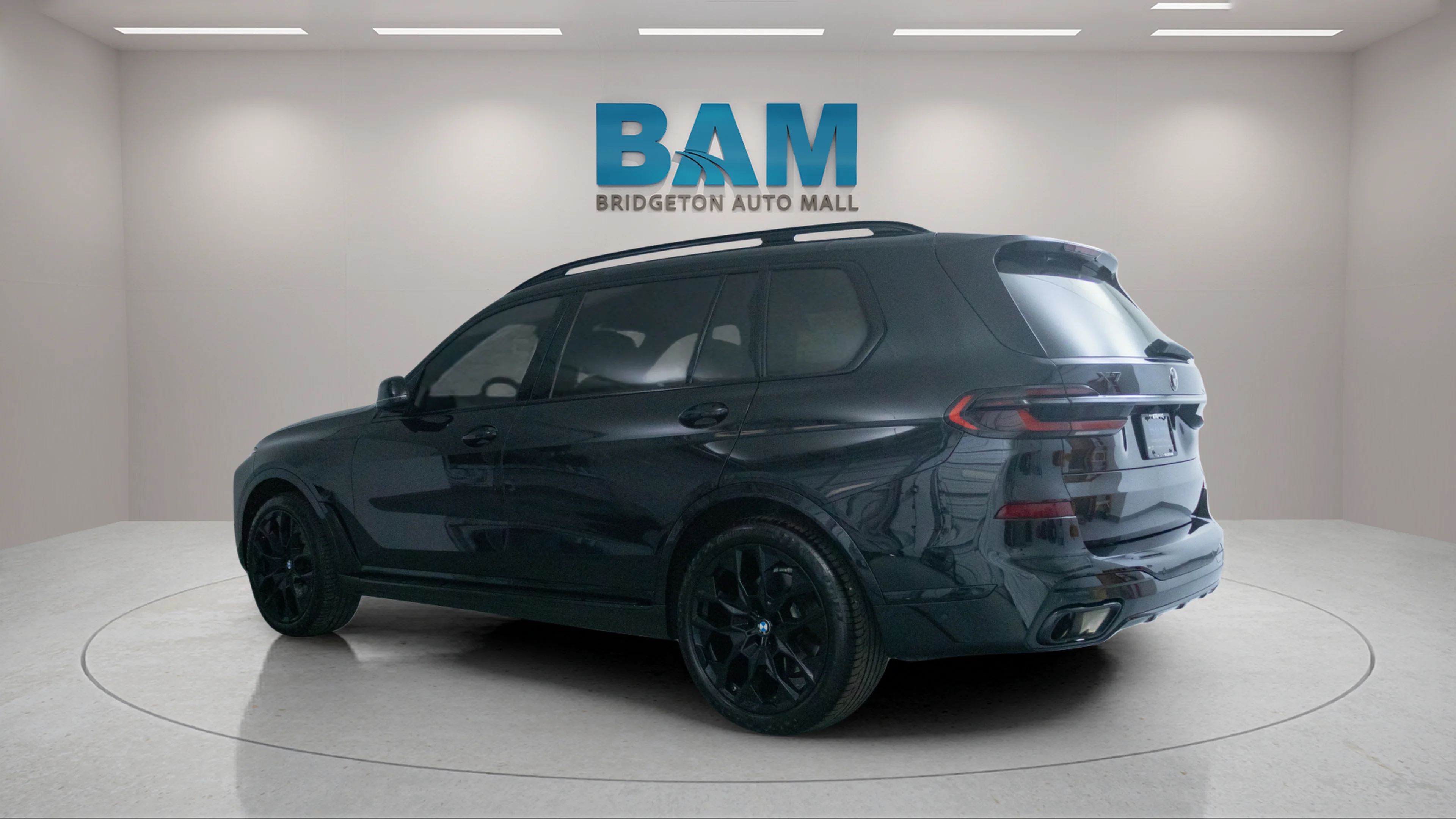 Used 2024 Black Sapphire Metallic BMW xDrive40i image 5