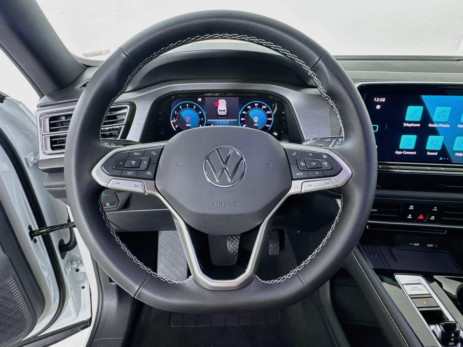 New 2026 Opal White Pearl Volkswagen 2.0T SE w/Technology image 11