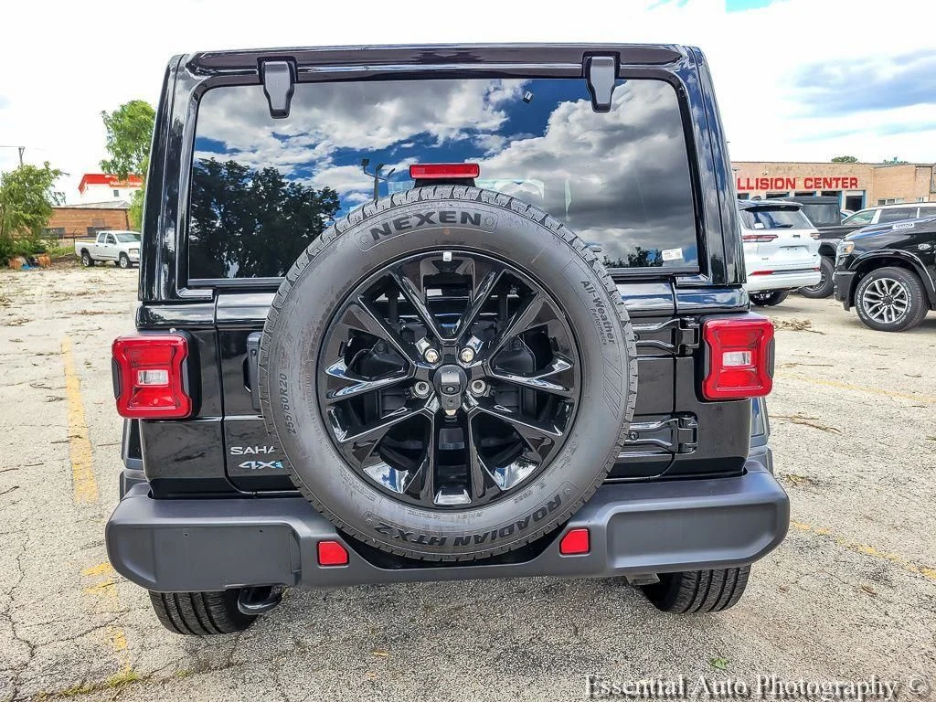 Certified Used 2025 Black Jeep Sahara 4xe image 7