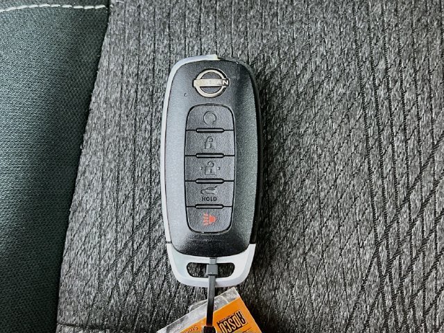 2025 Nissan Rogue SV - Photo 29