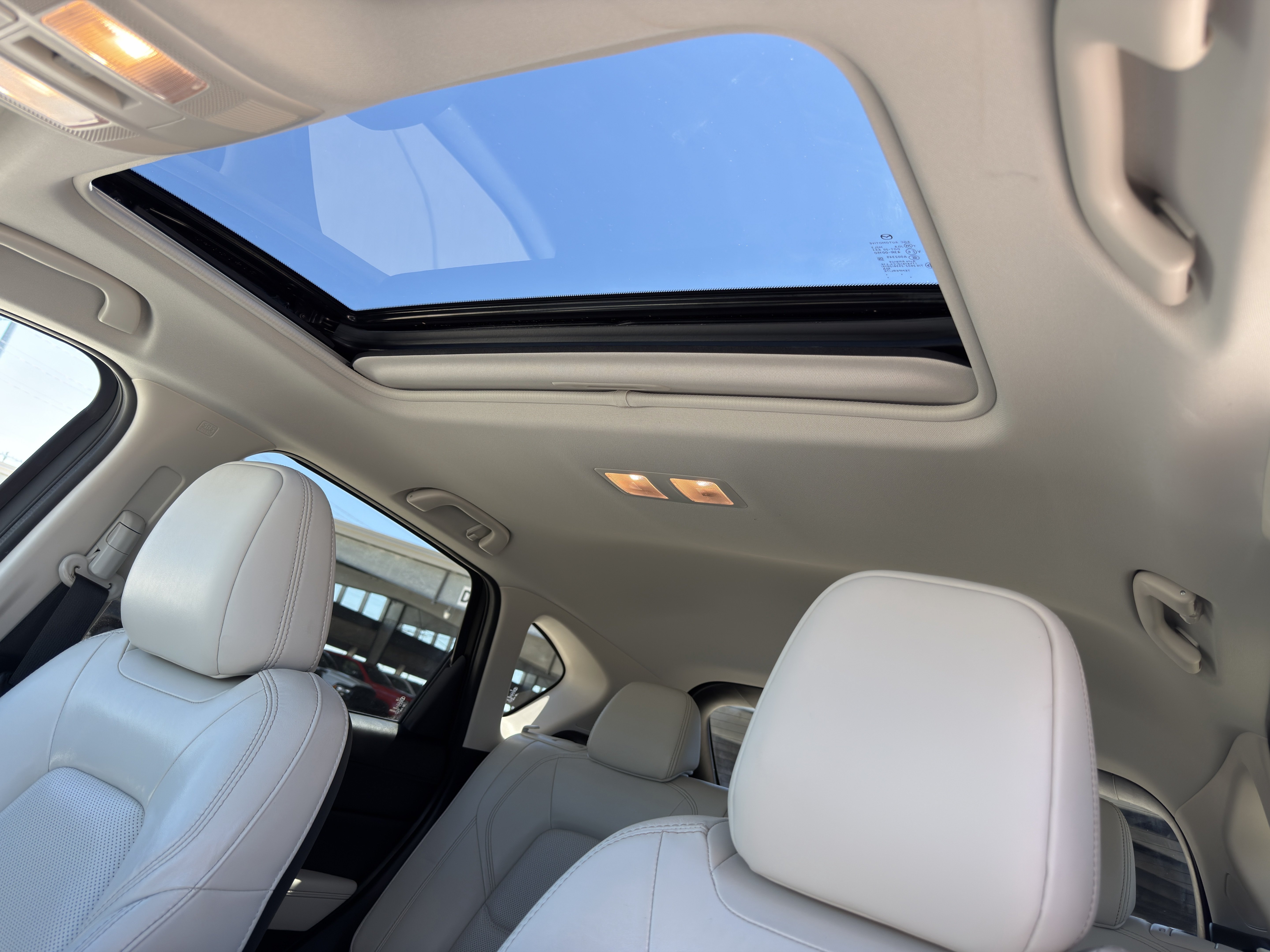 Used 2021 Snowflake White Pearl Mica Mazda Grand Touring image 14