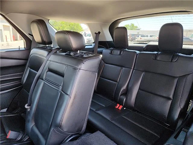 Used 2023 Silver Ford XLT 4x2 image 9