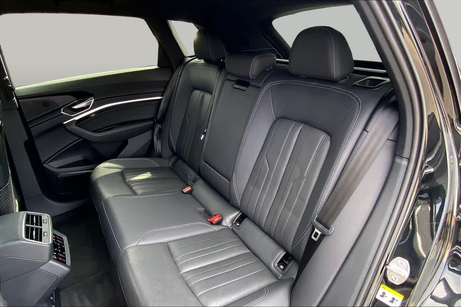 Used 2022 Brilliant Black Audi Premium Plus image 20