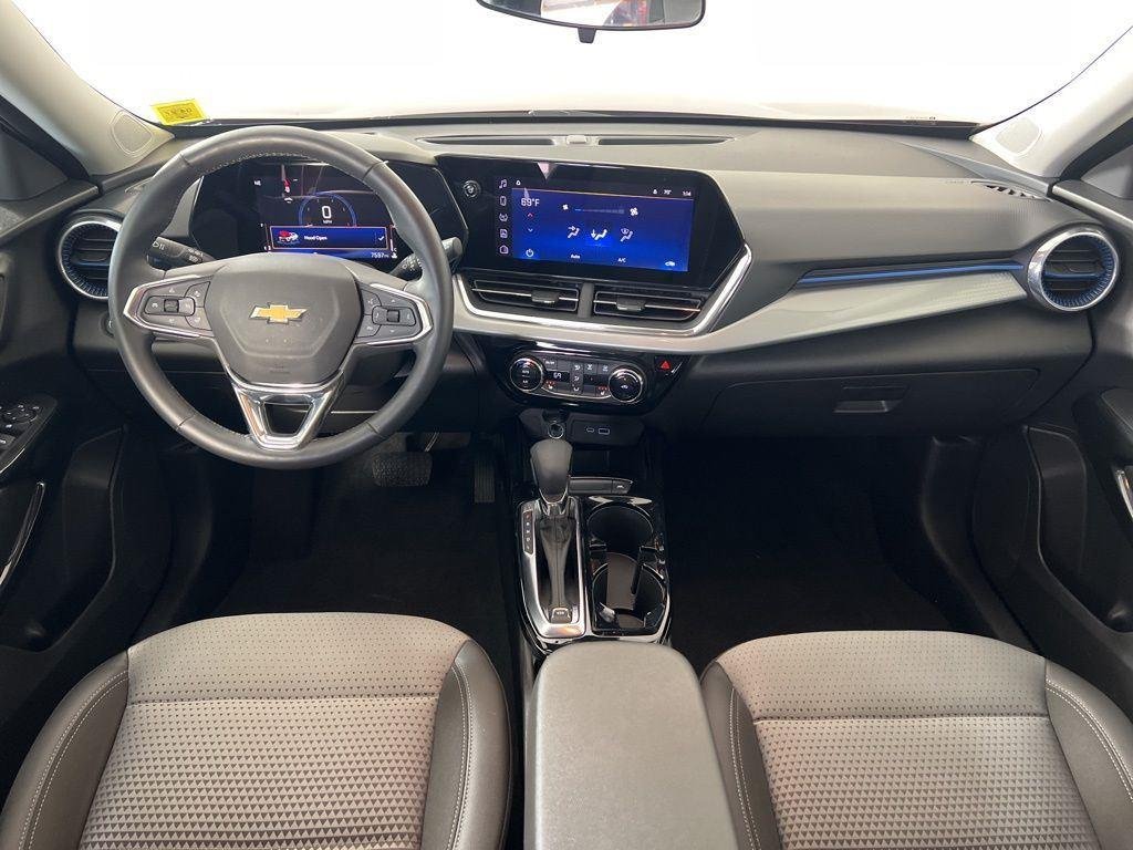 Used 2025 Crimson Chevrolet LT image 18