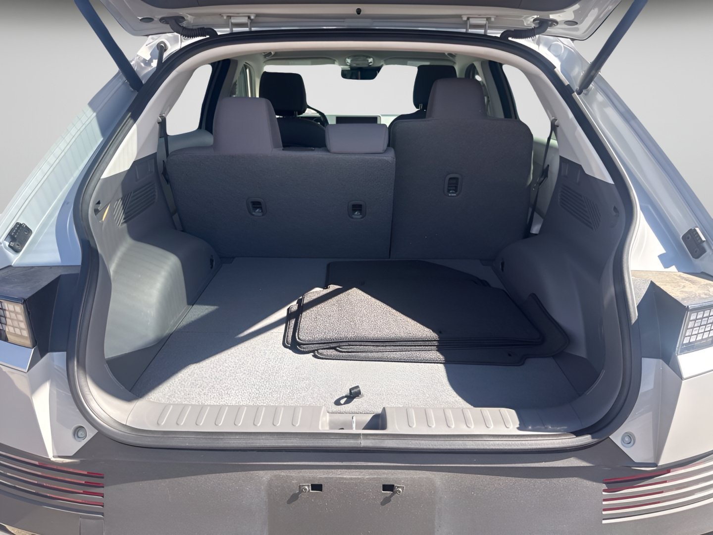 Used 2024 Cyber Gray Hyundai SEL image 14