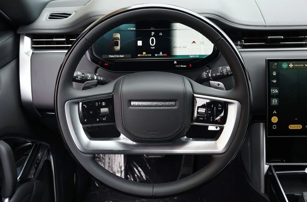 New 2026 Santorini Black Land Rover SE image 16