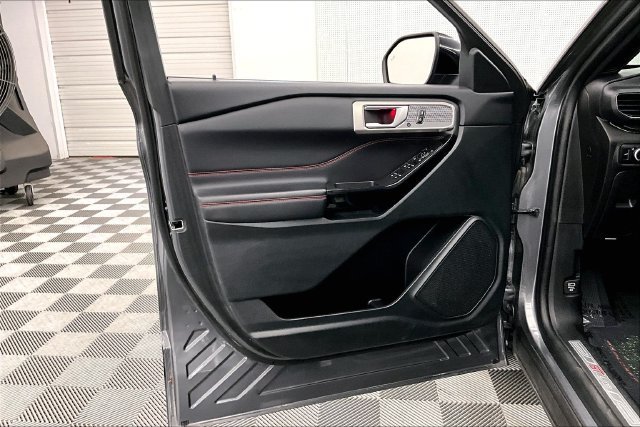 Used 2024 Carbonized Gray Metallic Ford ST-Line image 21