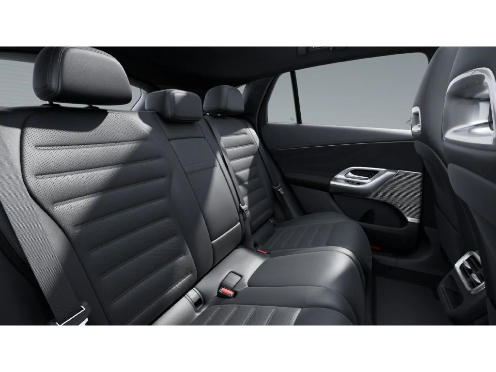 New 2027 Silver Mercedes-Benz GLC 400 image 5