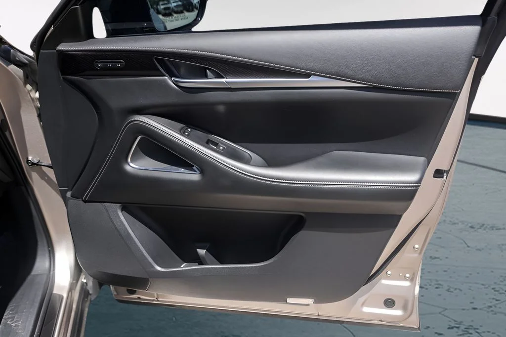 Used 2023 Silver INFINITI Sensory image 33