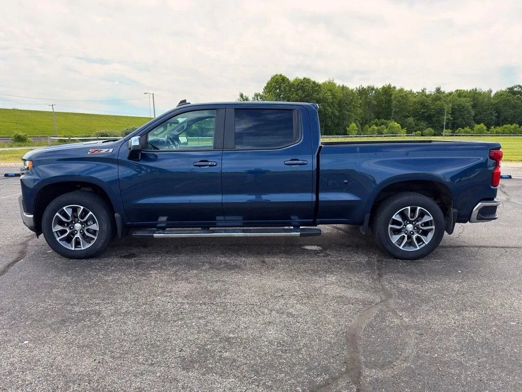 Used 2020 Blue Chevrolet LT image 12