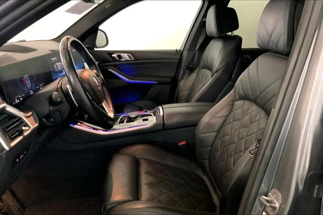 Used 2024 Skyscraper Grey Metallic BMW xDrive40i image 10