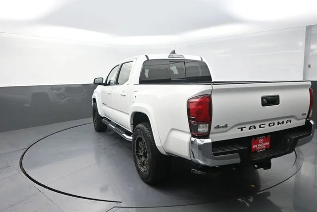Used 2022 White Toyota SR5 image 53