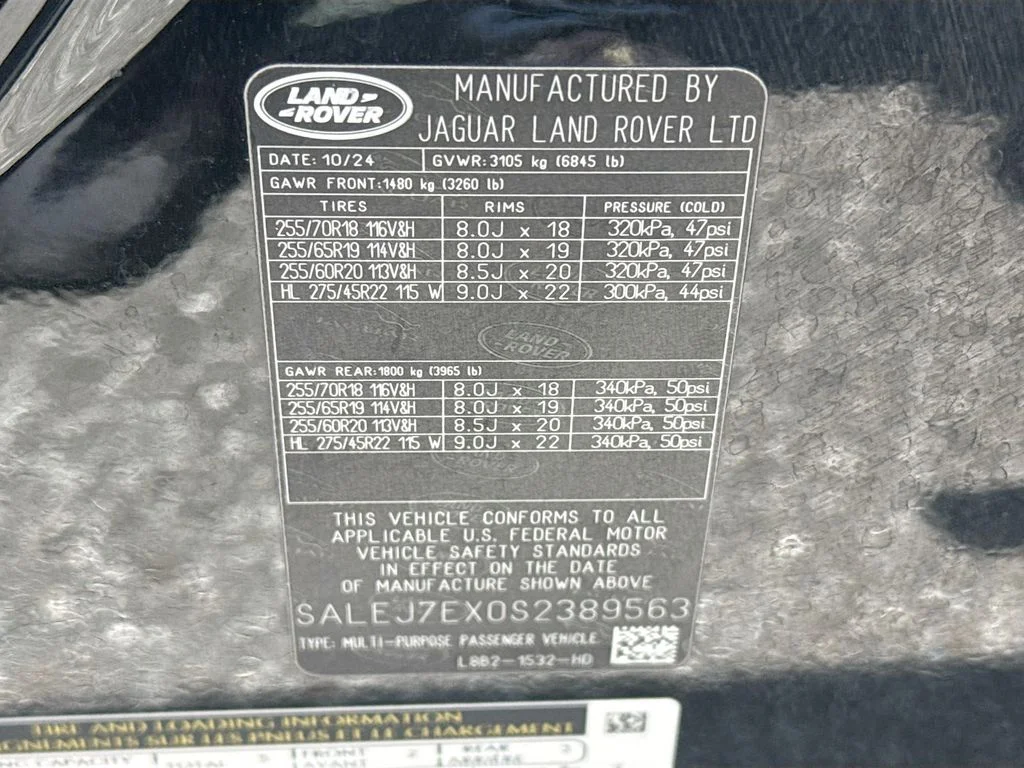 Used 2025  Land Rover S image 33