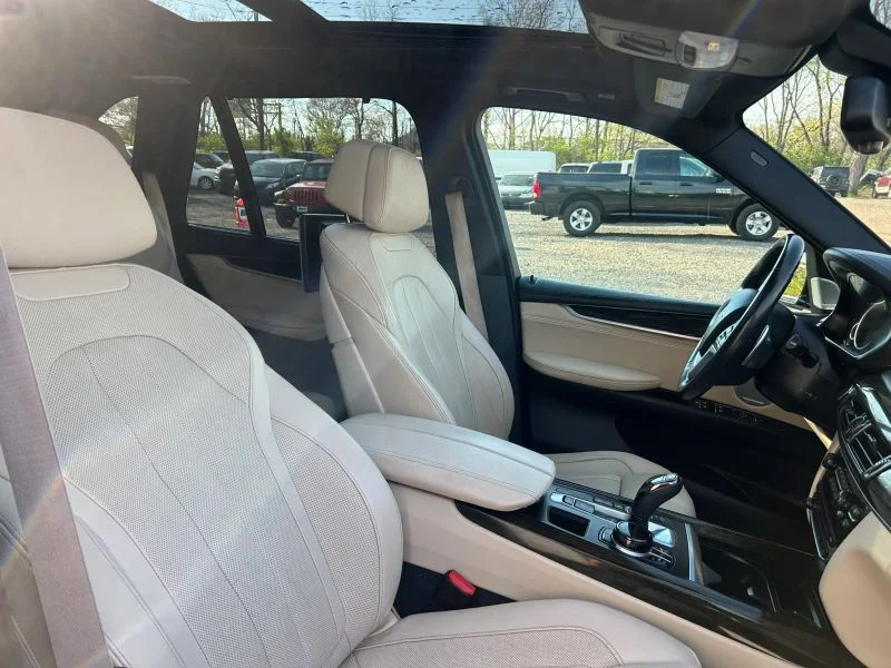 Used 2018 Blue BMW xDrive35i Sport Utility 4D image 17