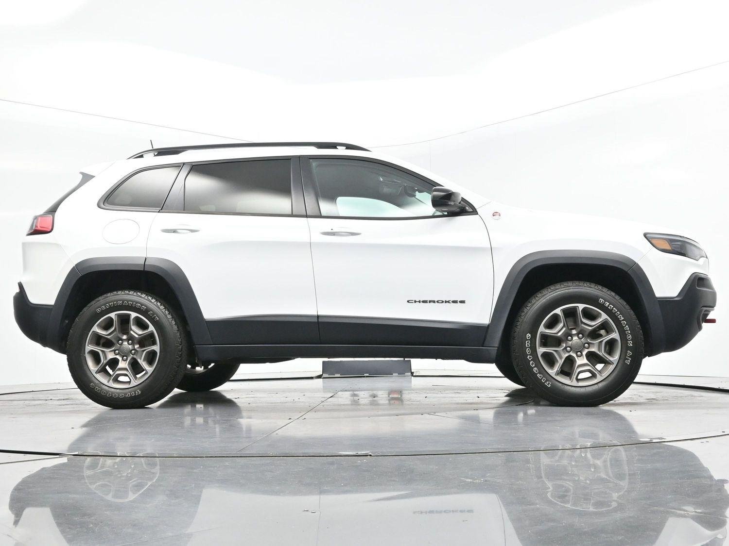 Used 2022 Bright White Clearcoat Jeep Trailhawk image 54