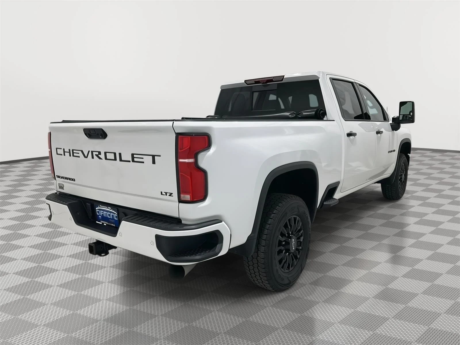 Used 2024 Summit White Chevrolet LTZ image 5