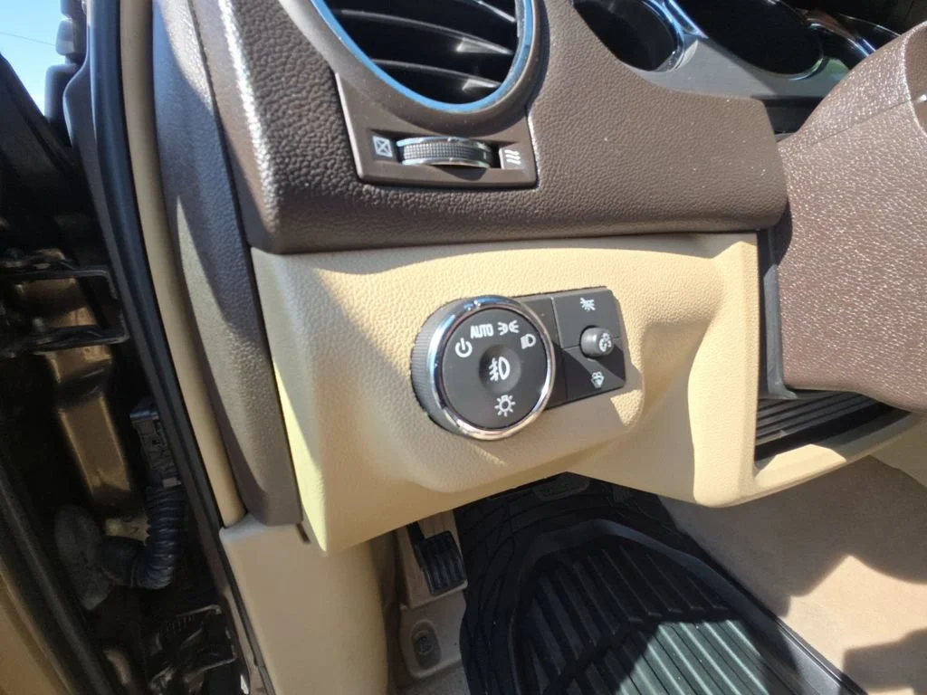 Used 2008 COCOA METALLIC Buick CXL image 32