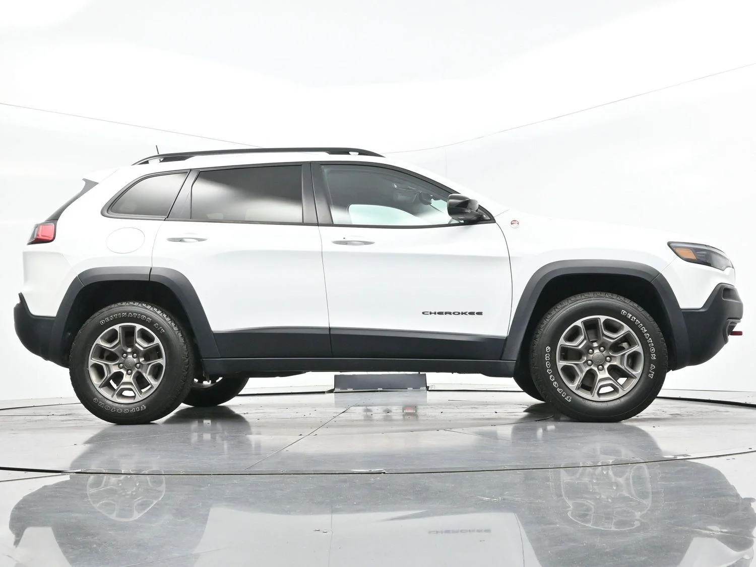 Used 2022 Bright White Clearcoat Jeep Trailhawk image 54
