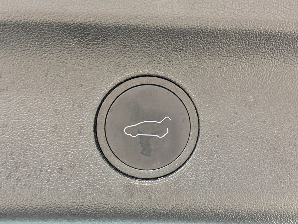 Used 2024  Tesla Long Range image 26