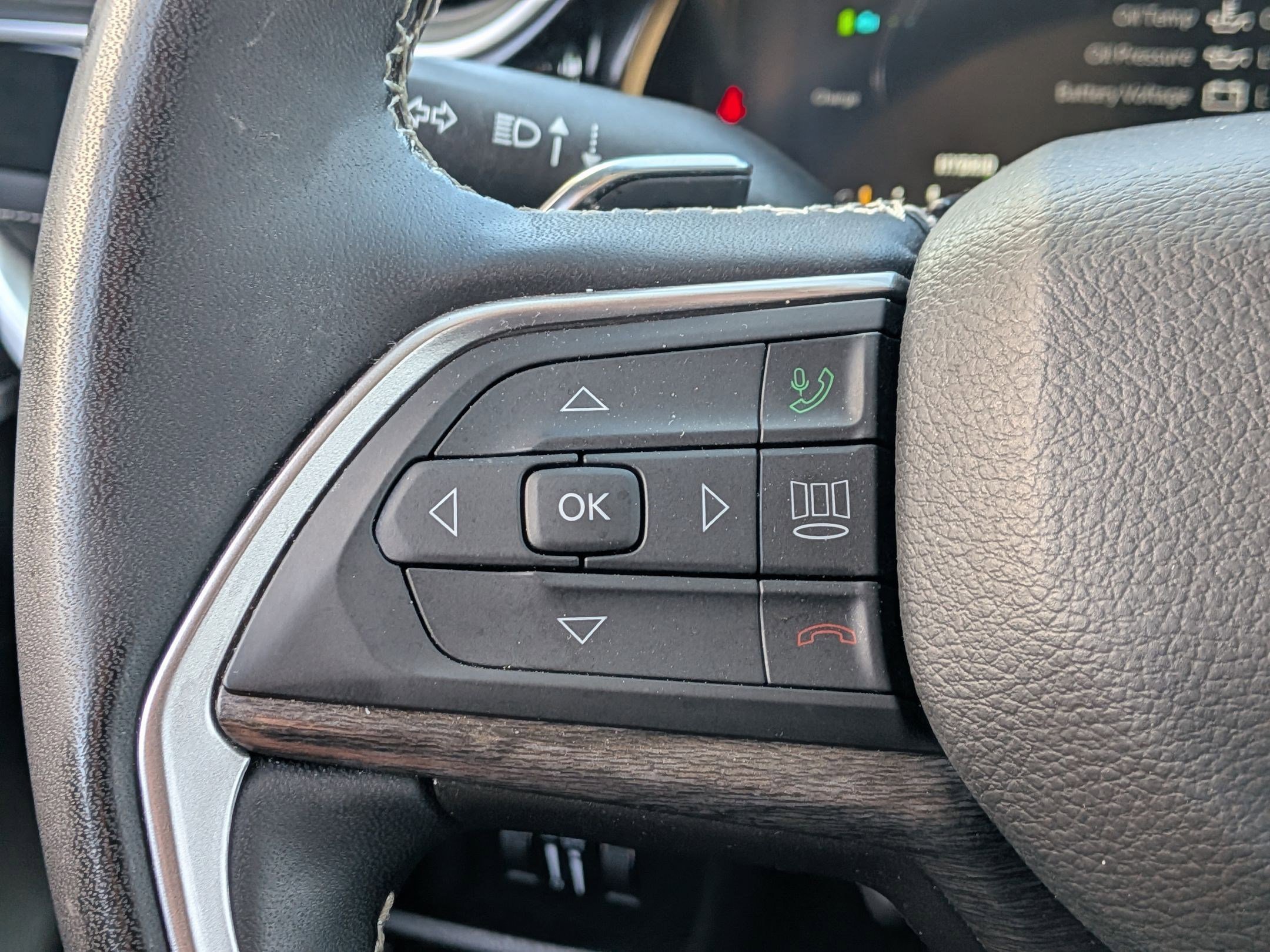 Used 2023 Silver Zynith Jeep 4xe image 19
