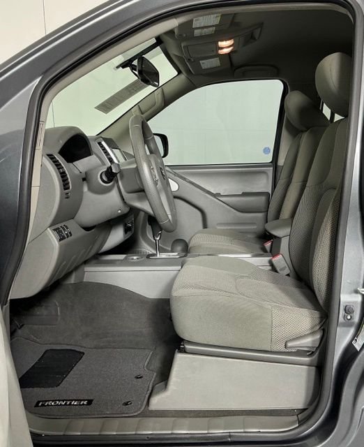 Used 2021 Gray Nissan SV image 14
