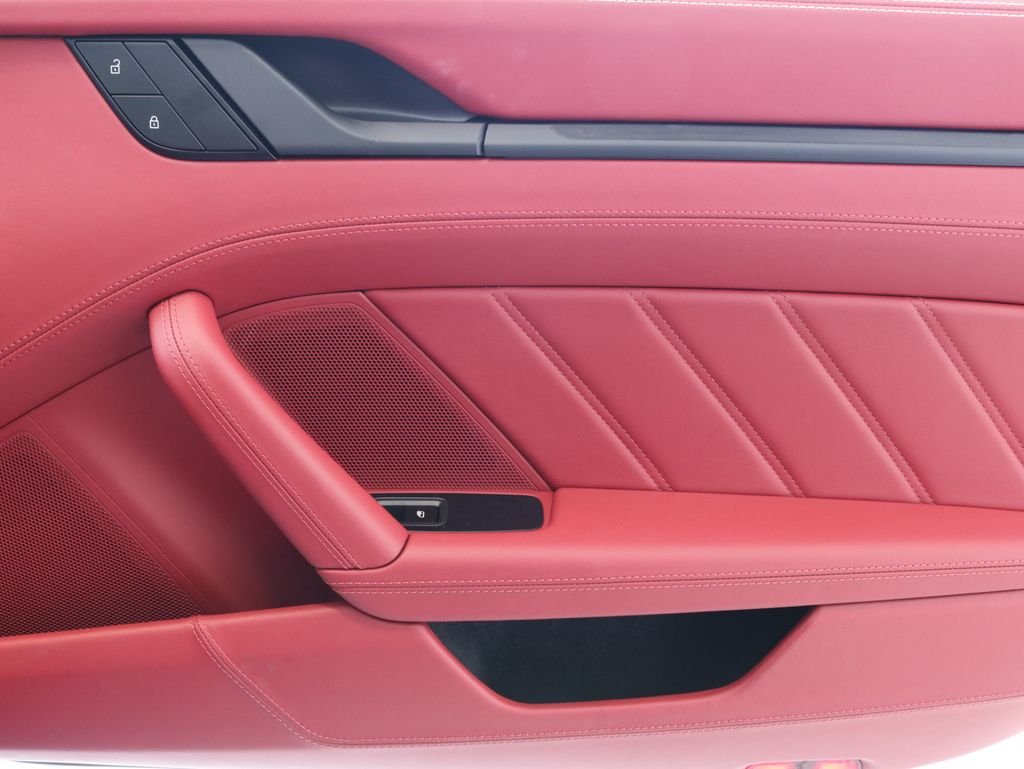 Used 2024  Porsche Targa 4 GTS image 22