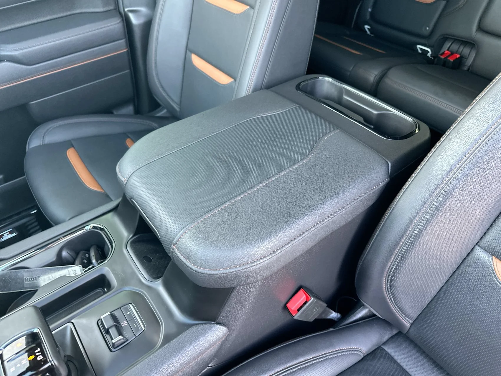 Used 2025 Summit White GMC AT4 image 22