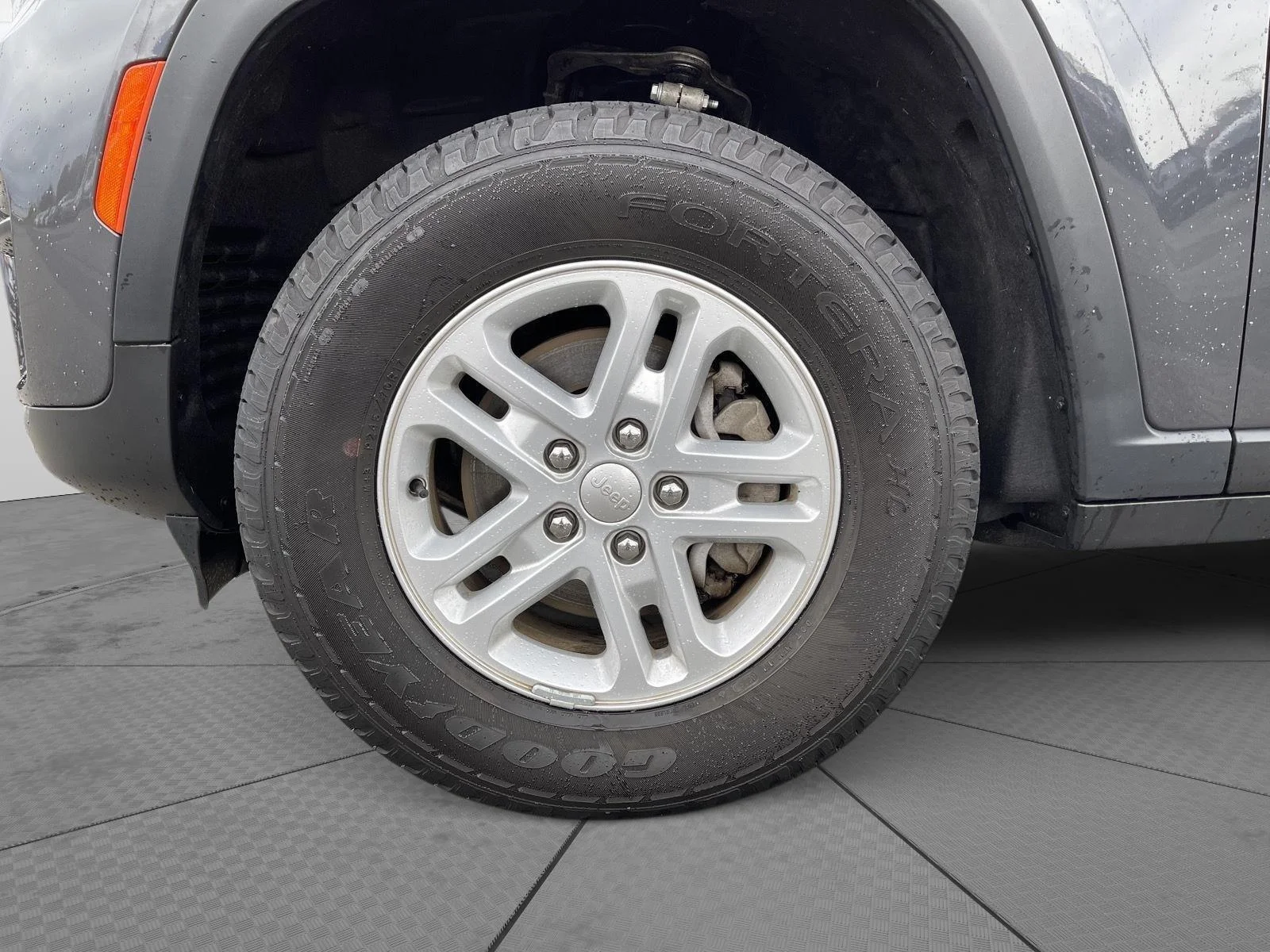 Used 2023 Baltic Gray Metallic Clearcoat Jeep Laredo image 23
