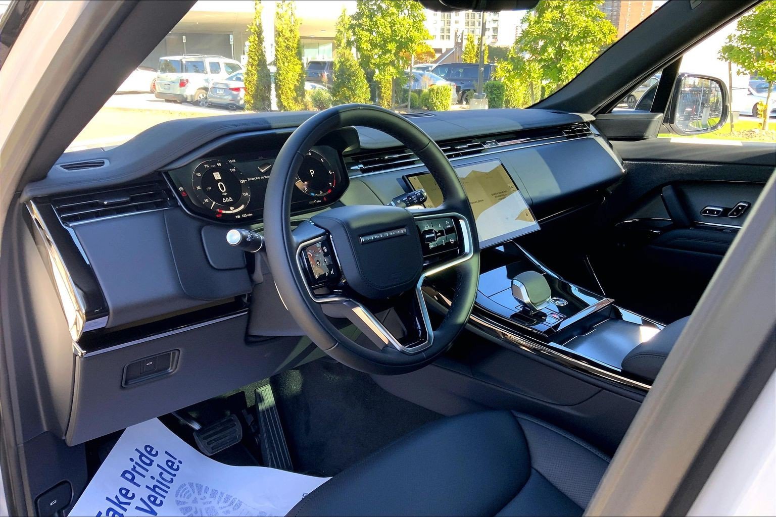 New 2027 Borasco Grey Land Rover  SE P360 image 8