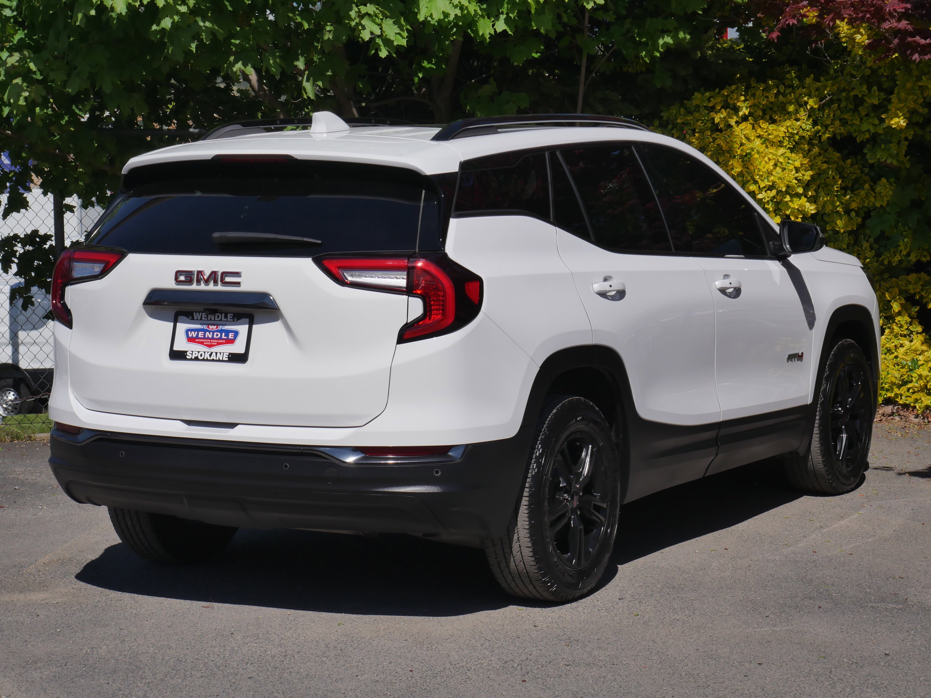 Used 2024 Summit White GMC AT4 image 15