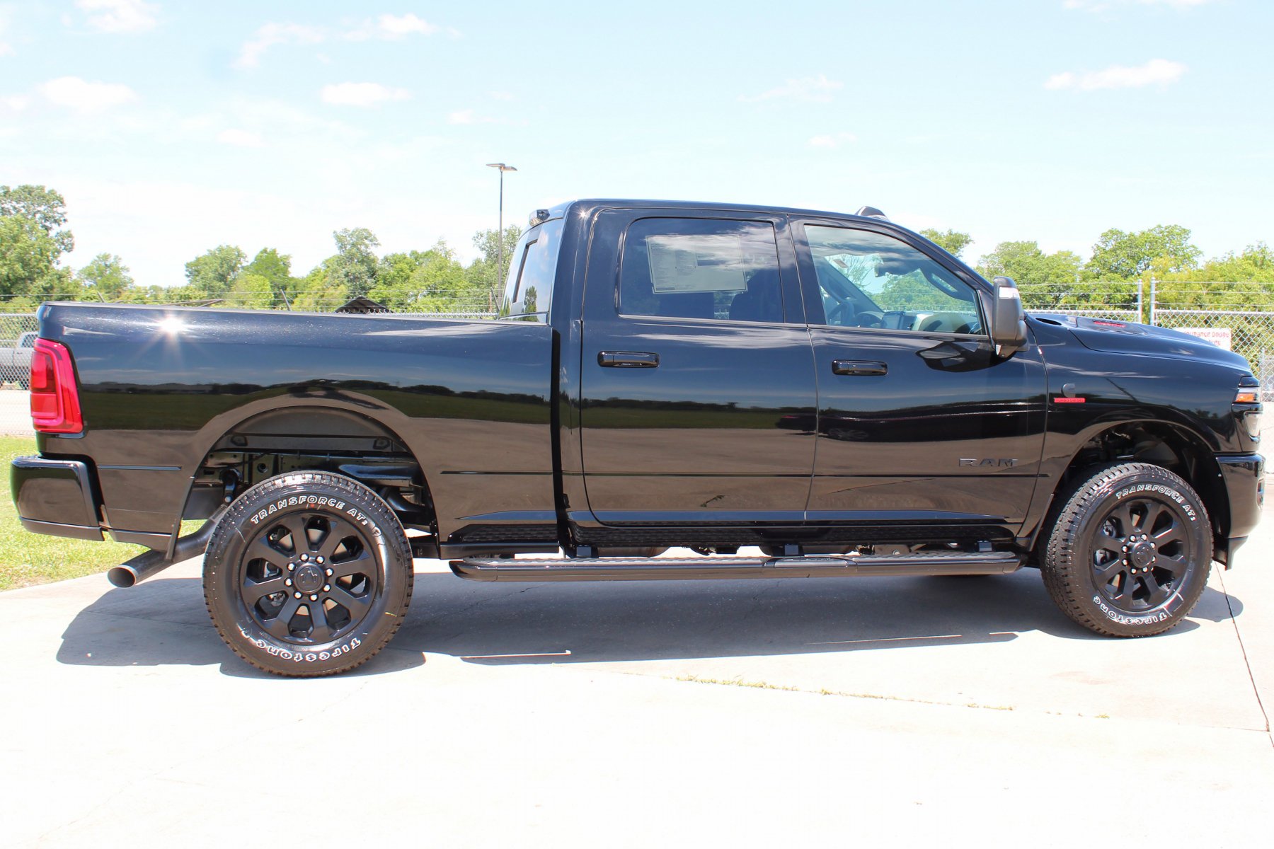 New 2026 Diamond Black Crystal Pearl-Coat Exterior Paint RAM Laramie 4x4 Crew Cab 6
