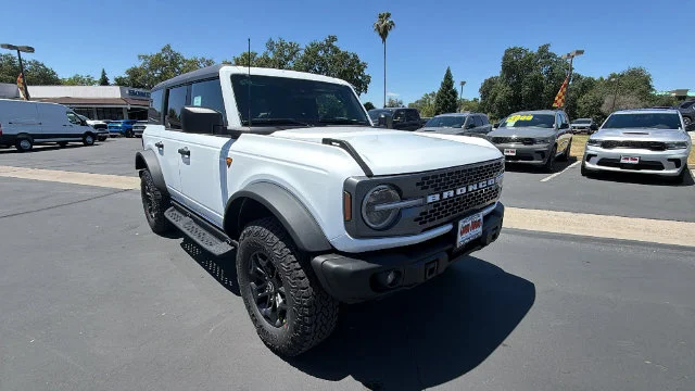 New 2026 Oxford White Ford Badlands® image 36