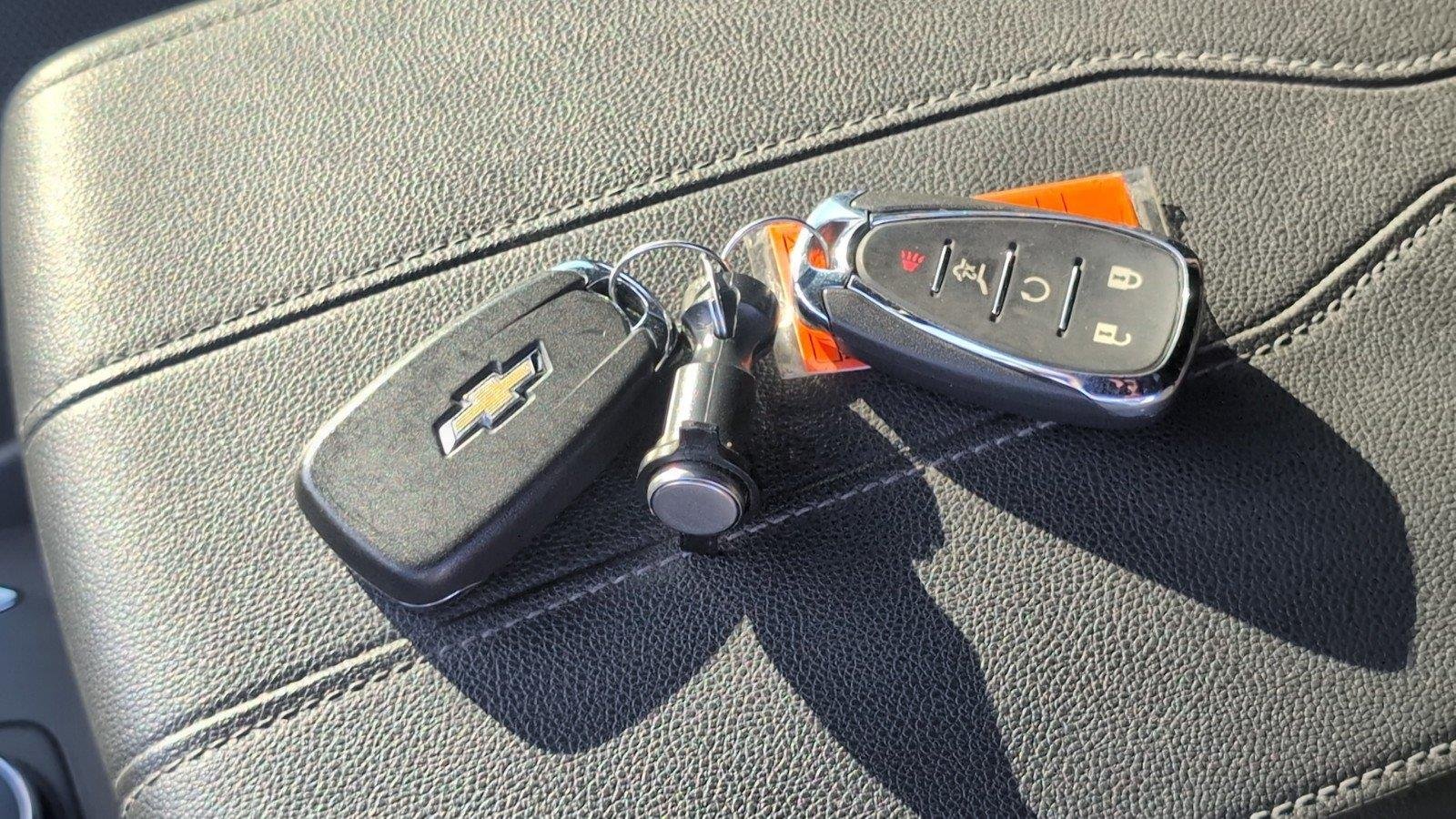 Used 2023 STERLING GRAY METALLIC Chevrolet LT Cloth image 16