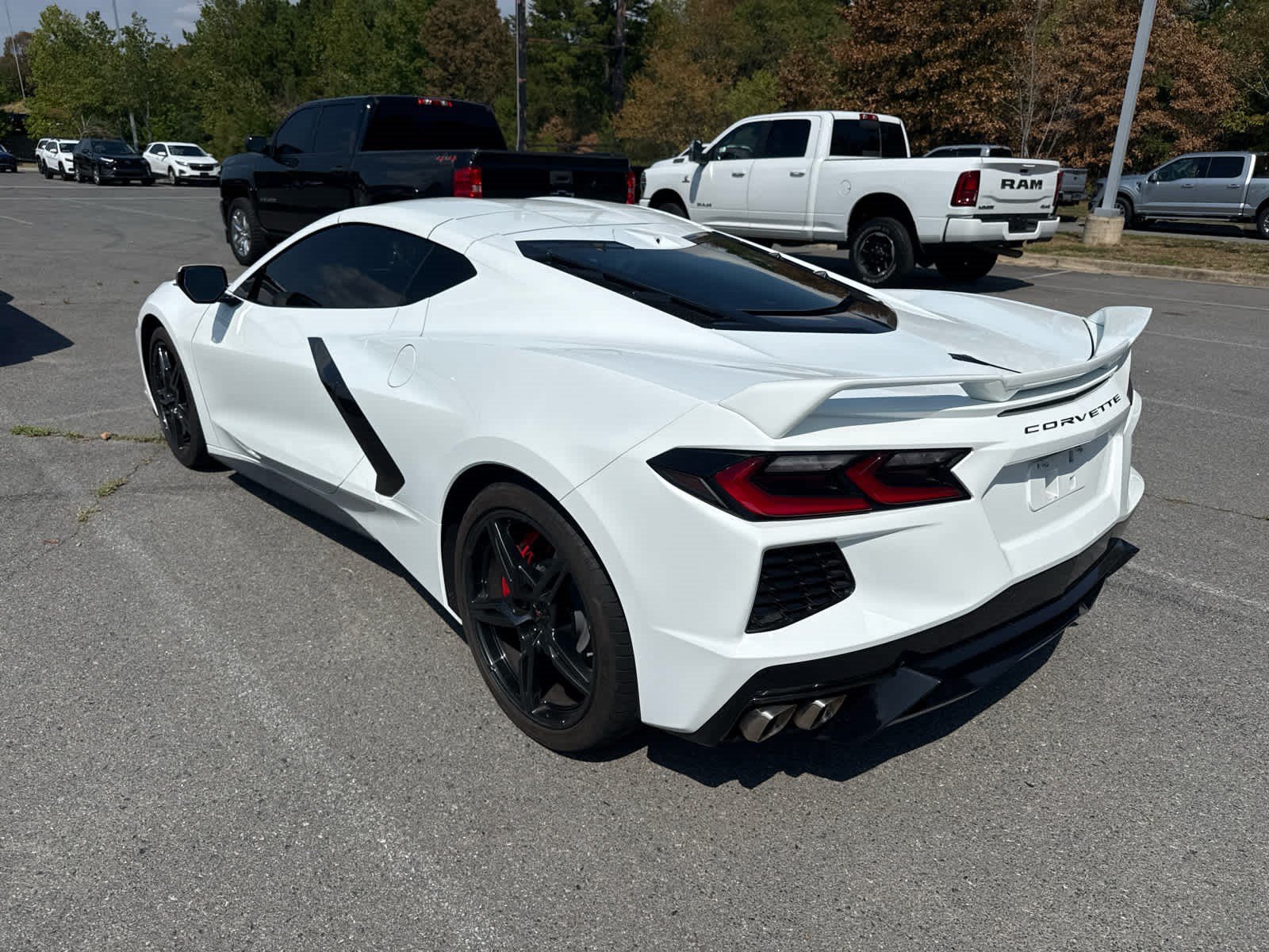 Used 2023 Arctic White Chevrolet 2LT image 4