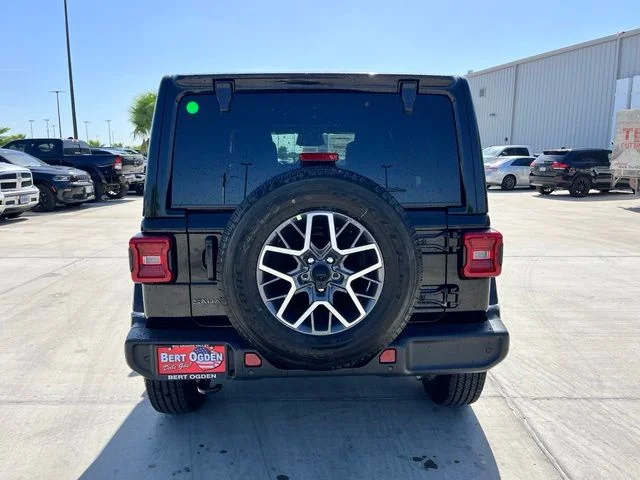 New 2026 Black Clear-Coat Exterior Paint Jeep Sahara image 6