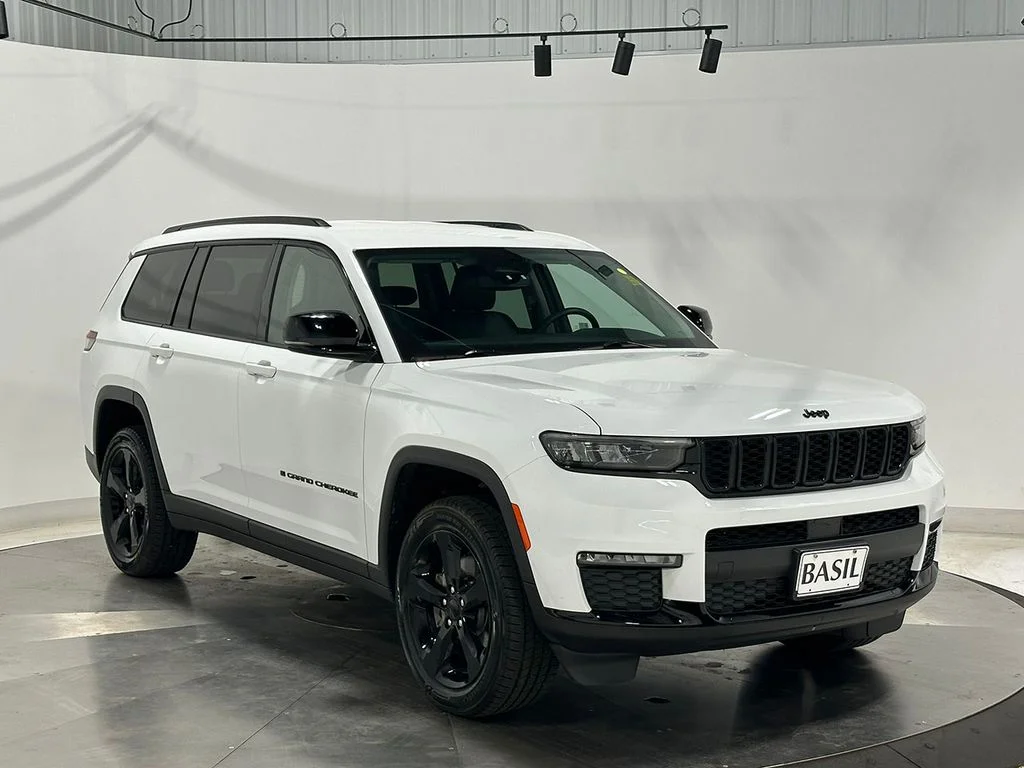 Used 2023 White Jeep Limited image 43