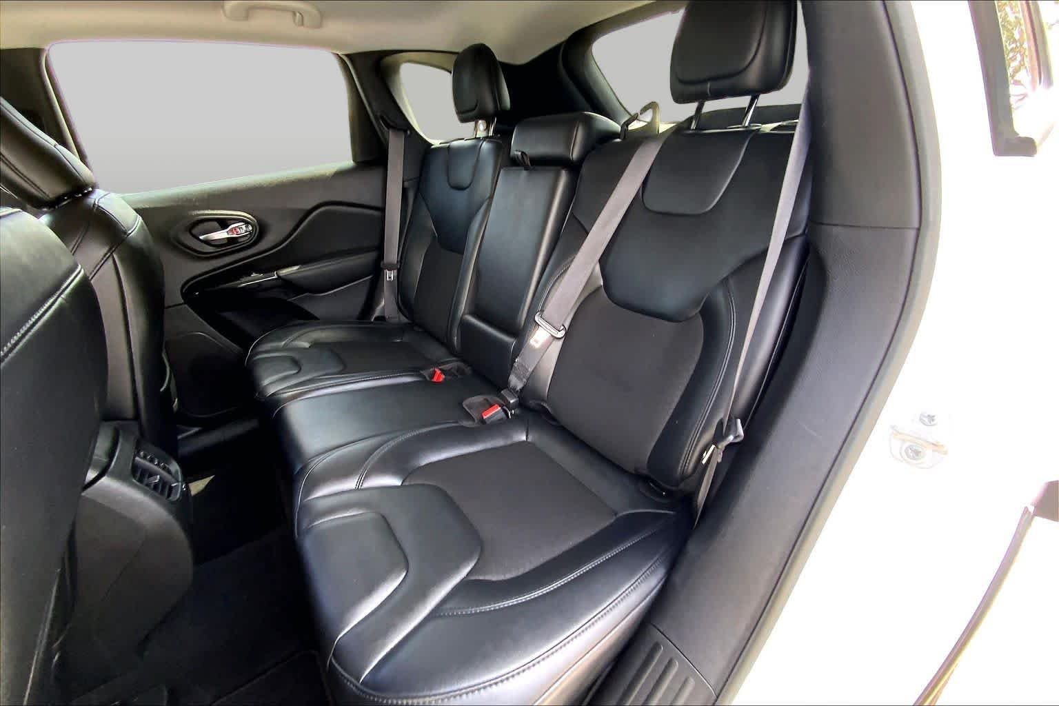Used 2021 Bright White Clearcoat Jeep Altitude image 18