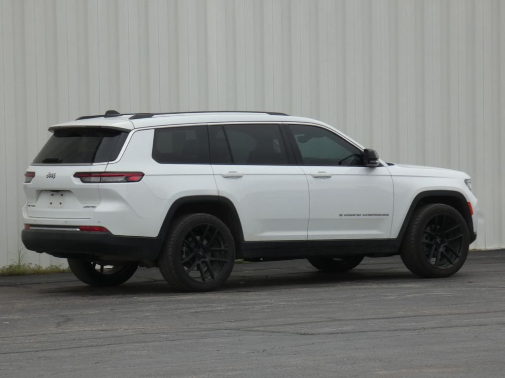 Used 2022 White Jeep Limited image 3