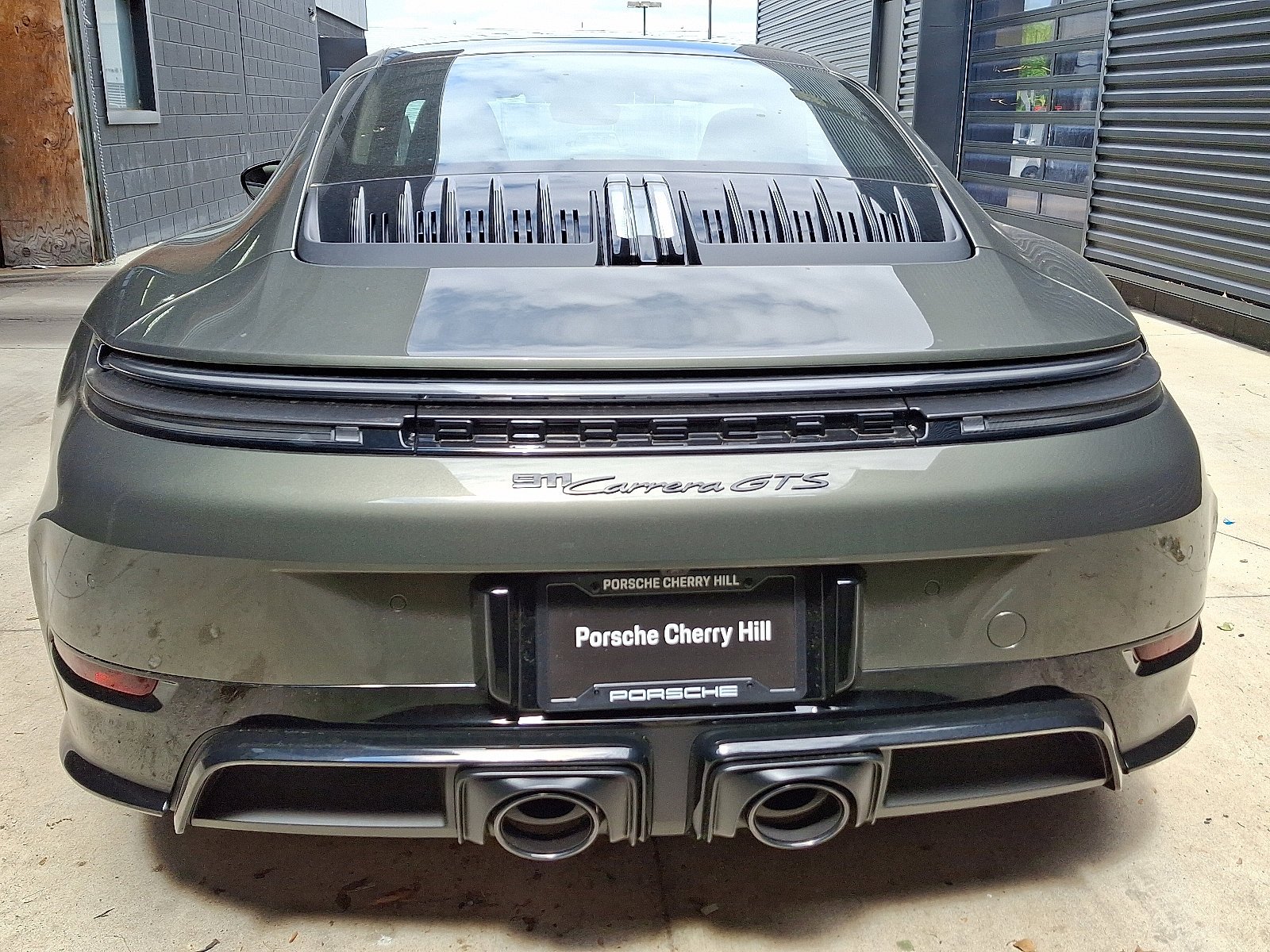 New 2026 Aventurine Green Metallic Porsche Carrera GTS image 6