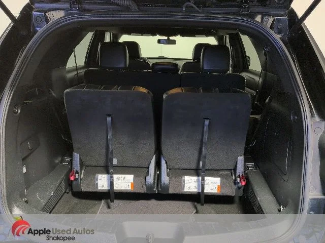 Used 2016 Black Ford XLT image 9