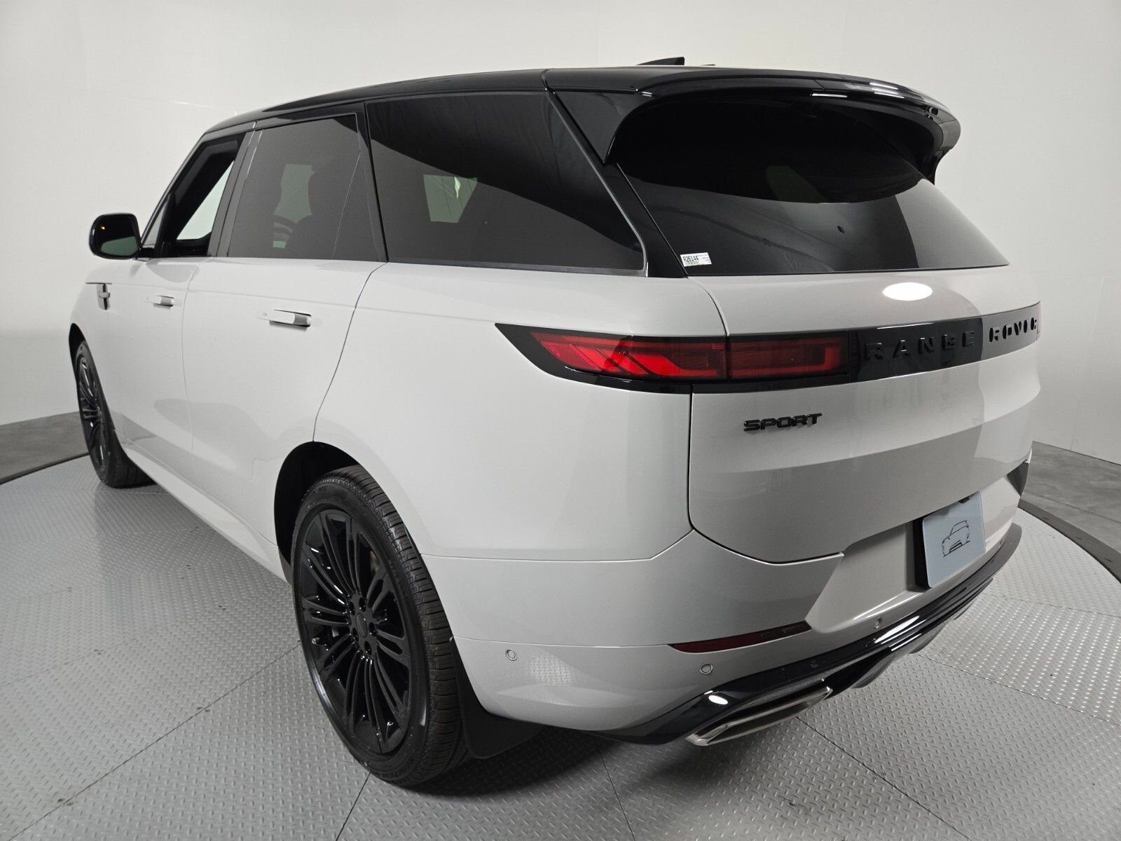 New 2026 Borasco Grey Land Rover Dynamic SE image 17