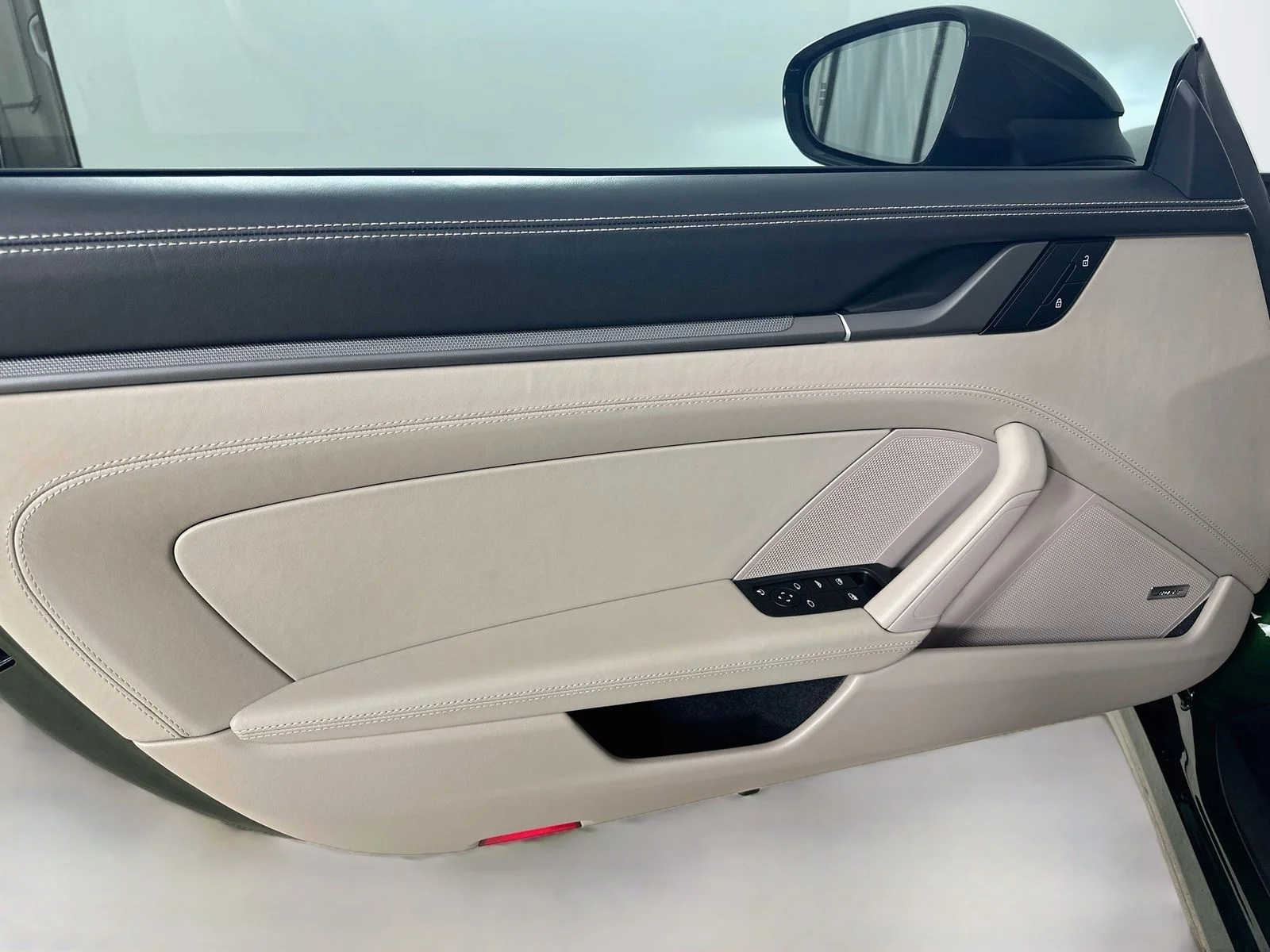 Used 2026  Porsche  image 16