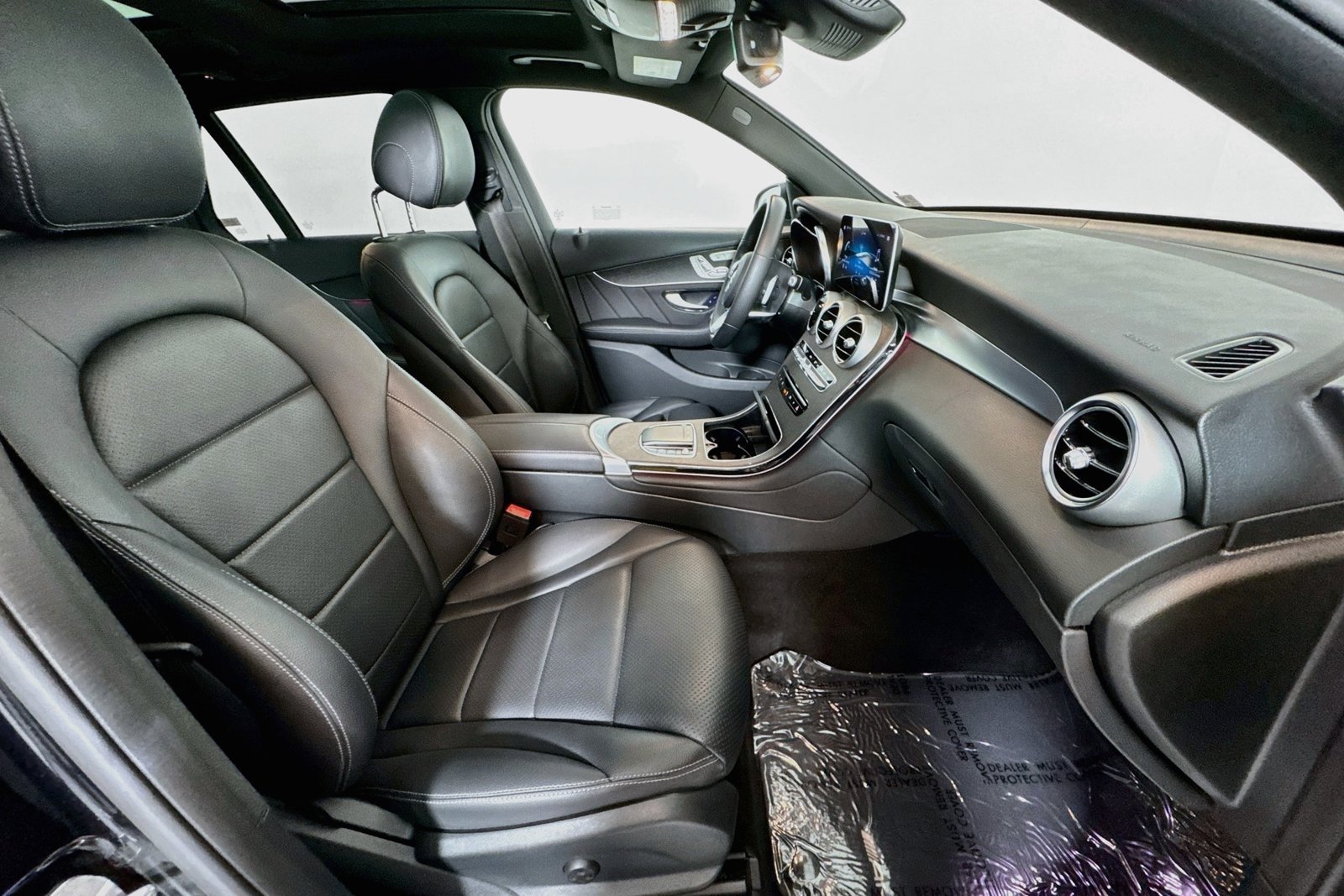Certified Used 2022 Black Mercedes-Benz GLC 300 image 27